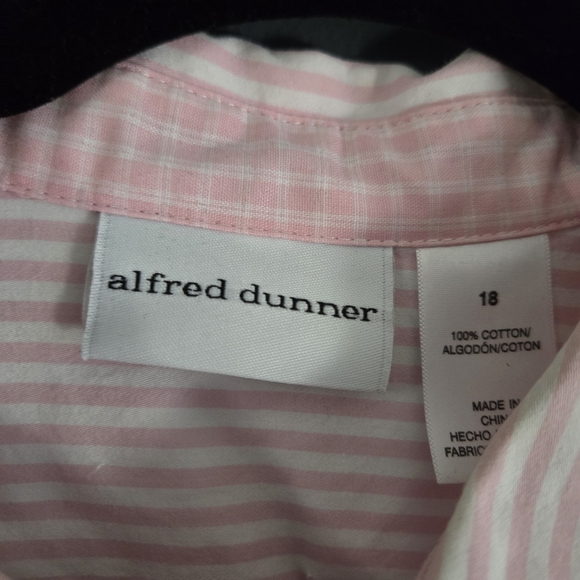 Alfred Dunner Pink Embroidered Floral Grandmacore Button Up Shirt Size 18 - Picture 2 of 5